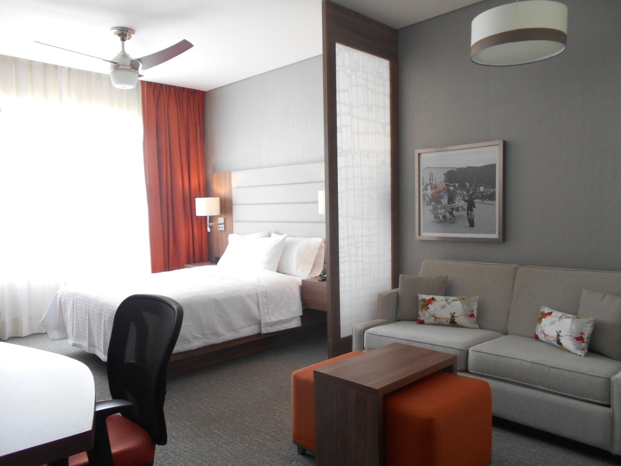 Fiesta Inn Suites Aeropuerto Del Bajio Silao Εξωτερικό φωτογραφία