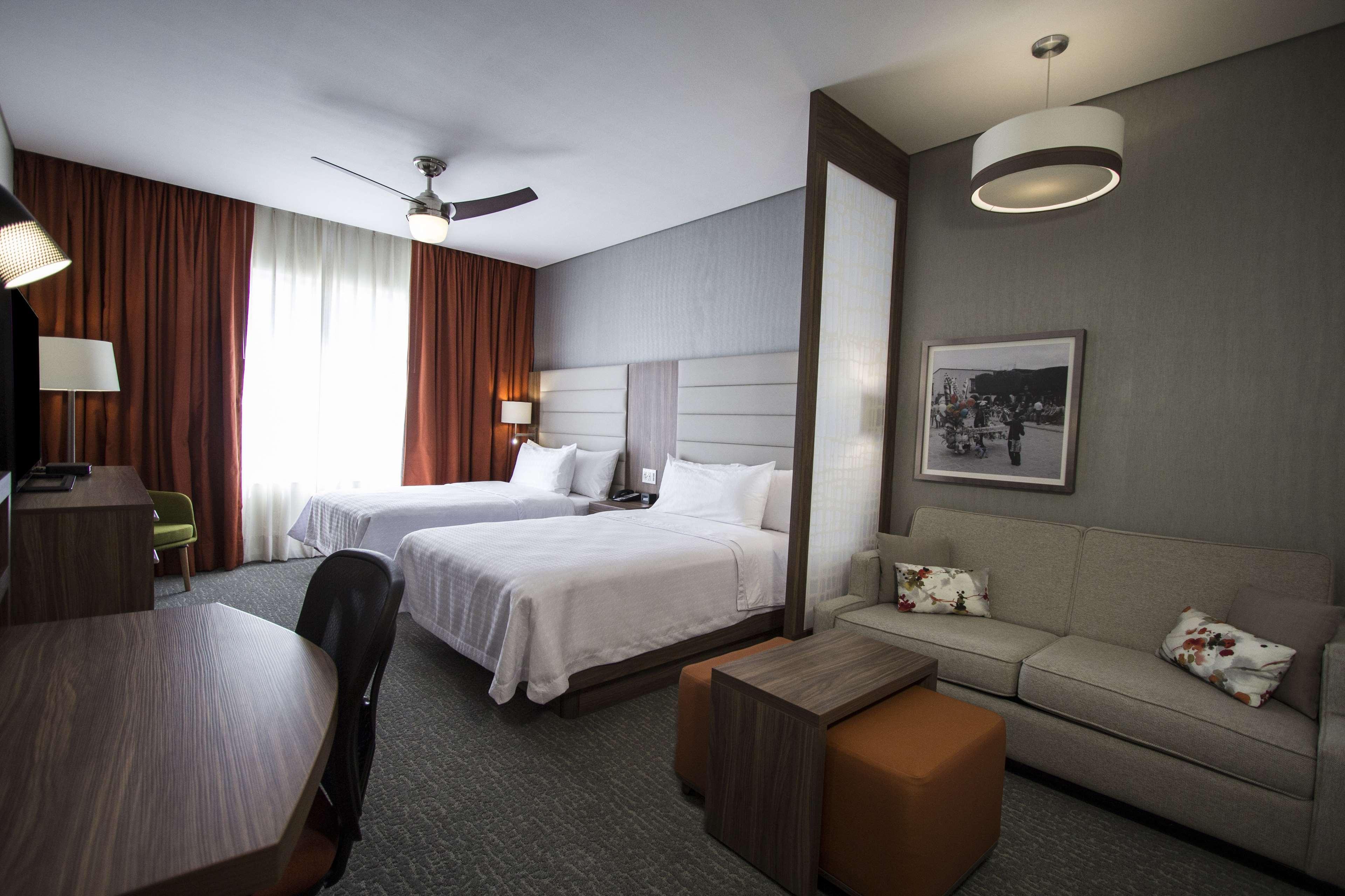 Fiesta Inn Suites Aeropuerto Del Bajio Silao Εξωτερικό φωτογραφία