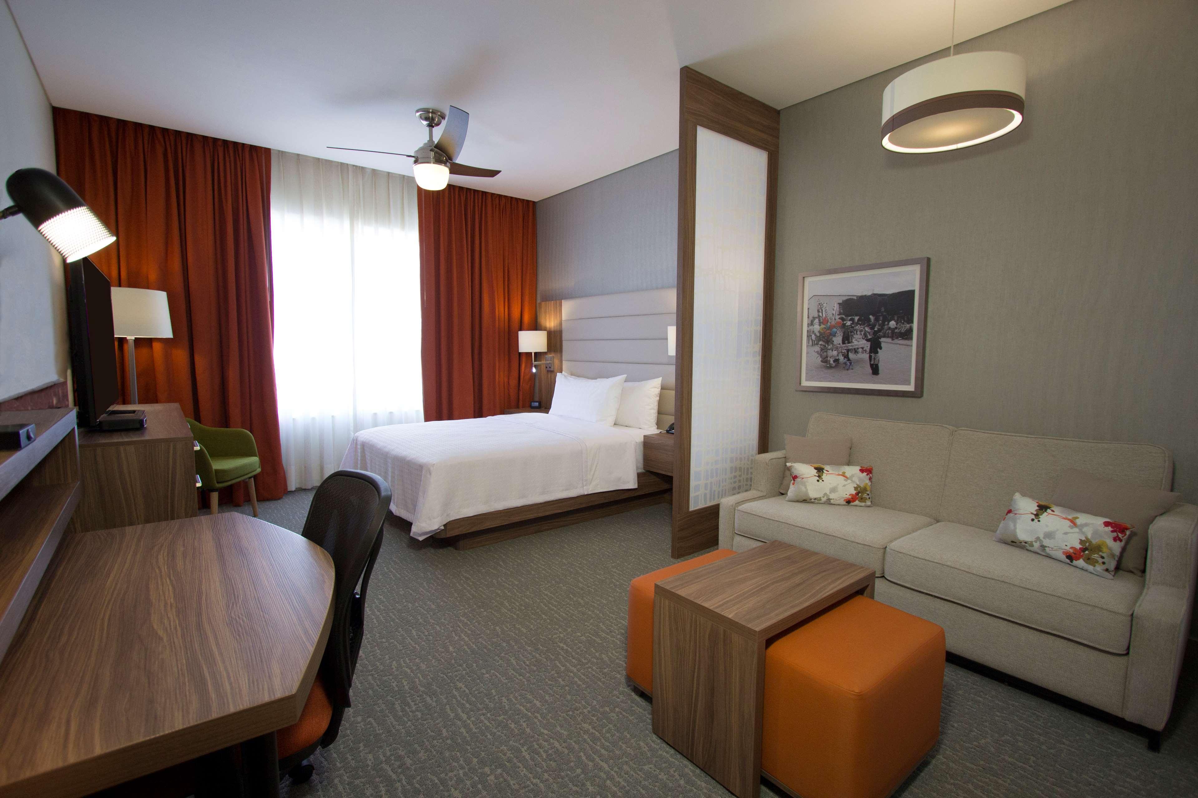 Fiesta Inn Suites Aeropuerto Del Bajio Silao Εξωτερικό φωτογραφία