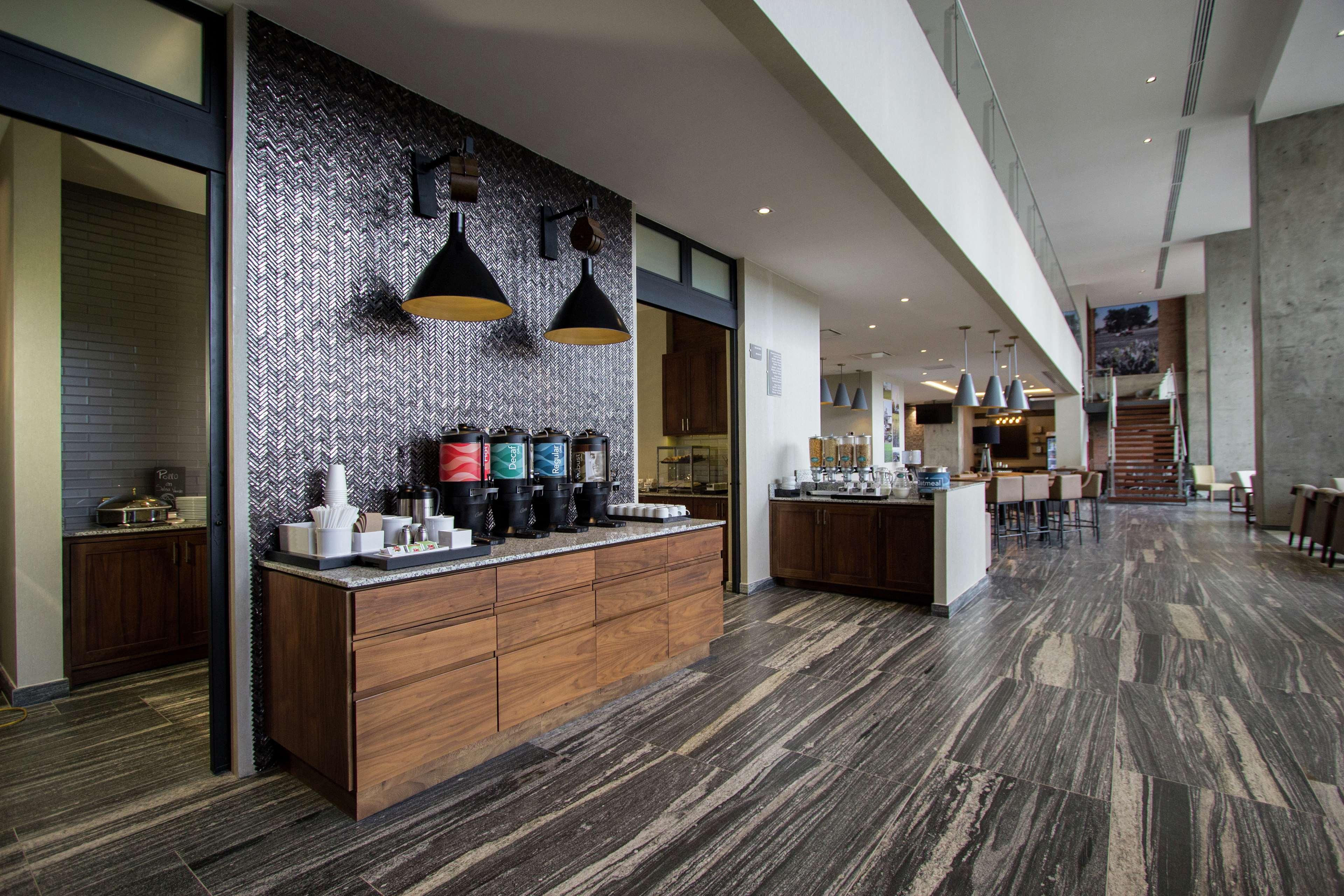 Fiesta Inn Suites Aeropuerto Del Bajio Silao Εξωτερικό φωτογραφία