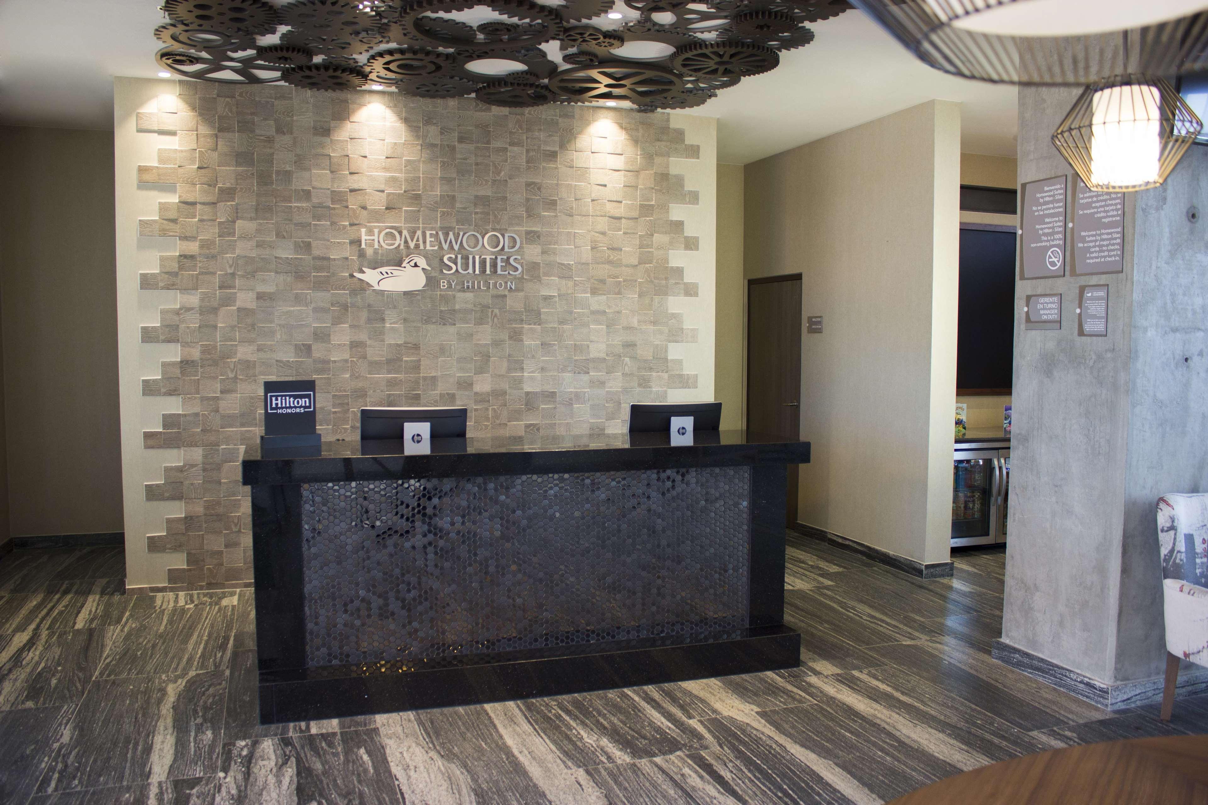 Fiesta Inn Suites Aeropuerto Del Bajio Silao Εξωτερικό φωτογραφία