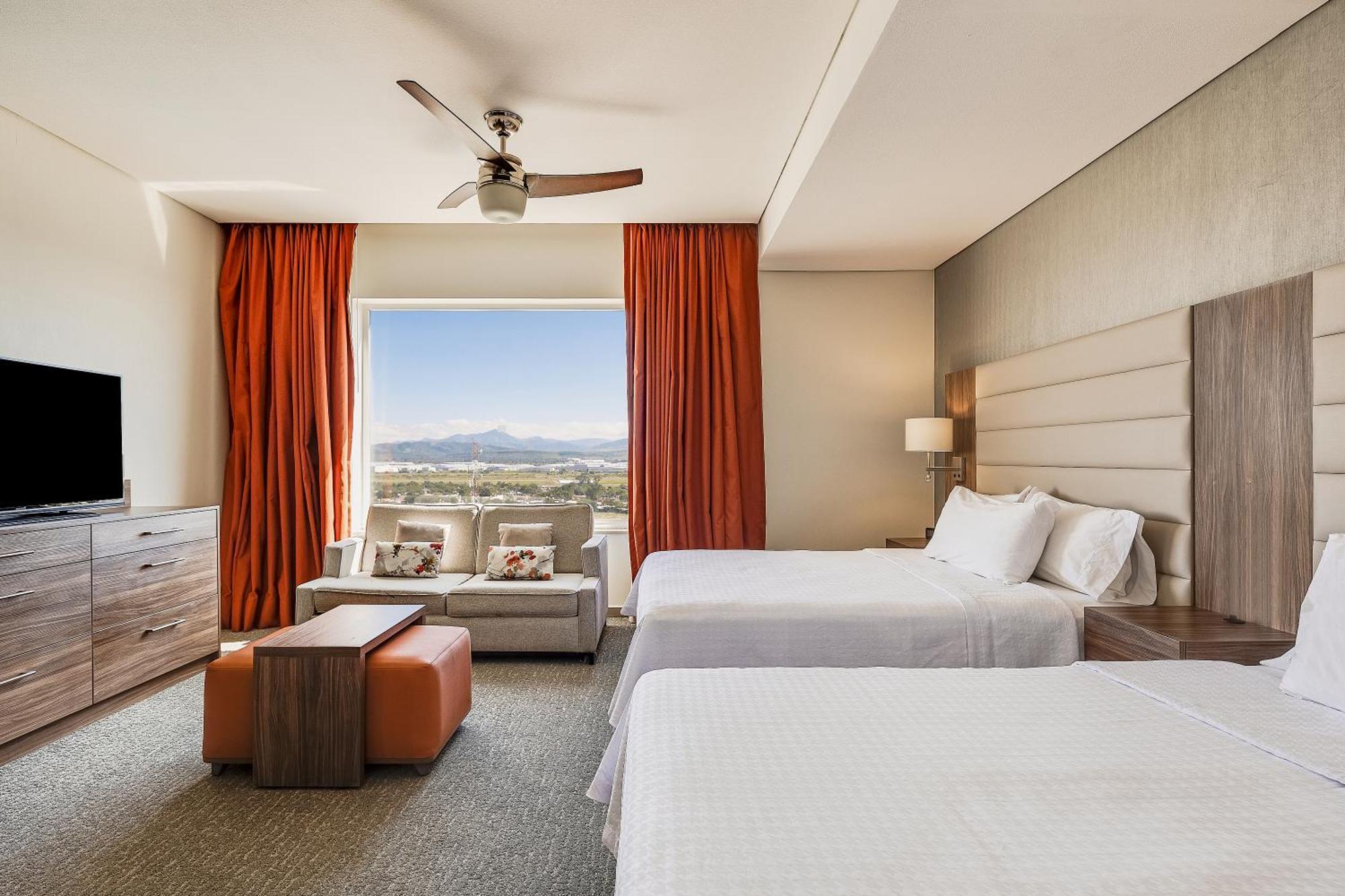 Fiesta Inn Suites Aeropuerto Del Bajio Silao Εξωτερικό φωτογραφία
