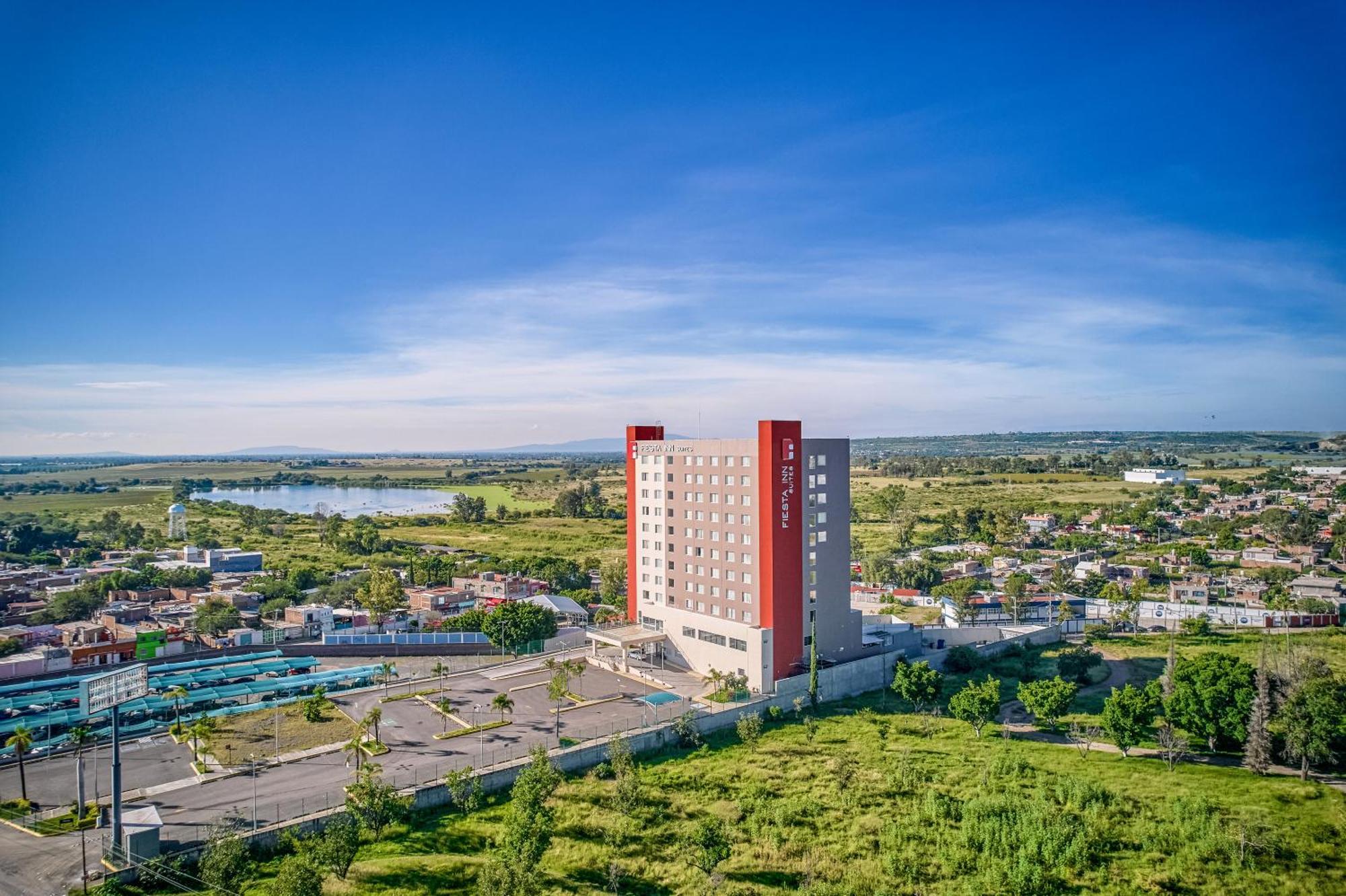 Fiesta Inn Suites Aeropuerto Del Bajio Silao Εξωτερικό φωτογραφία