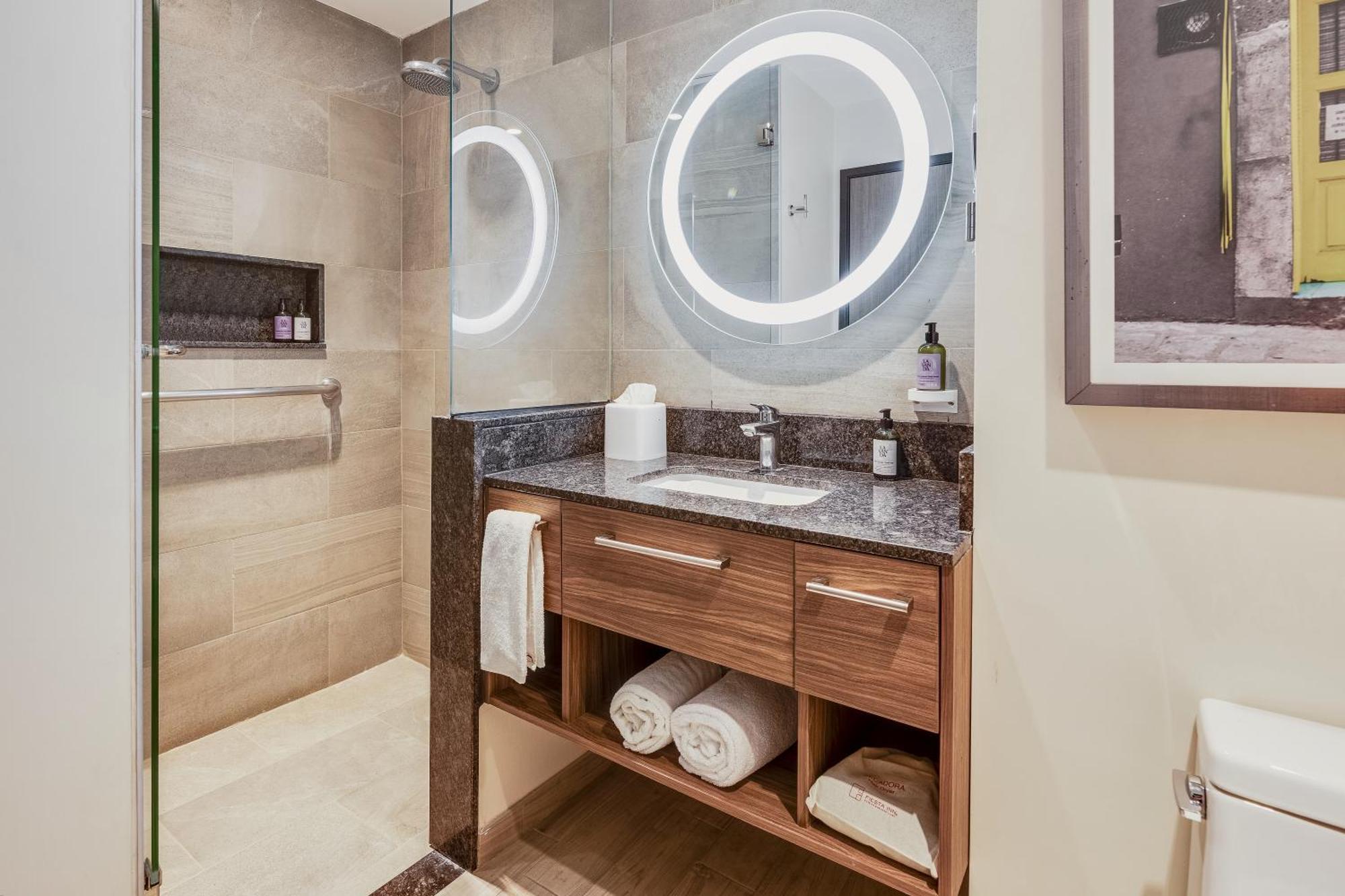 Fiesta Inn Suites Aeropuerto Del Bajio Silao Εξωτερικό φωτογραφία