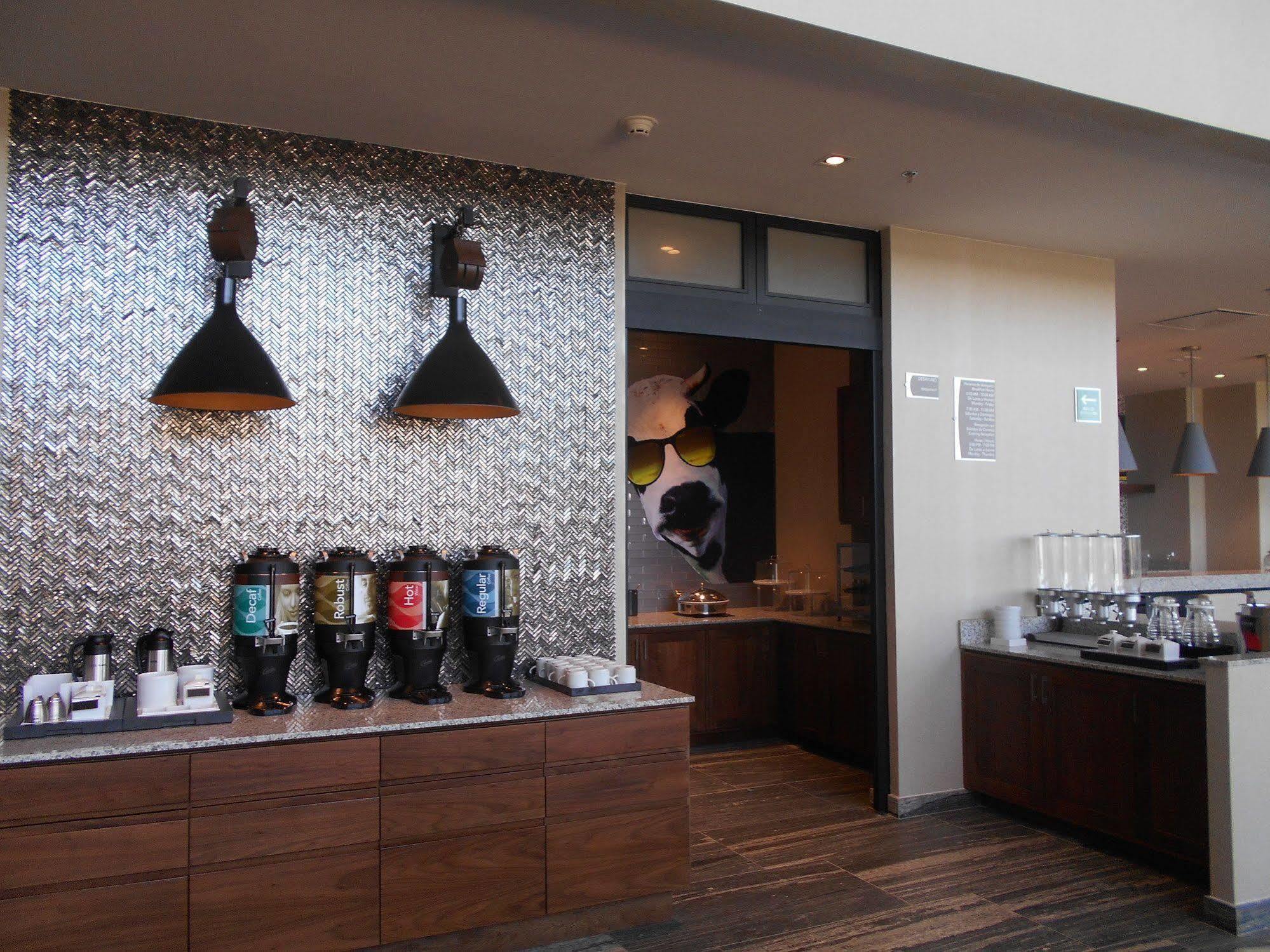 Fiesta Inn Suites Aeropuerto Del Bajio Silao Εξωτερικό φωτογραφία